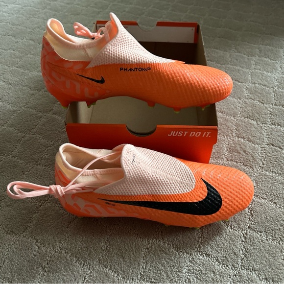 Nike Phantom GX Academy DF WC Soccer Cleats- Sizes 8 and 8.5 Men’s - Picture 5 of 10